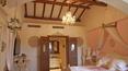 Toscana Immobiliare - interiors of the luxury villa for sale in Umbria