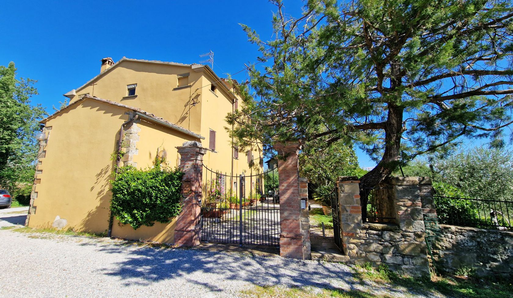 House in Monte San Savino - Image 3
