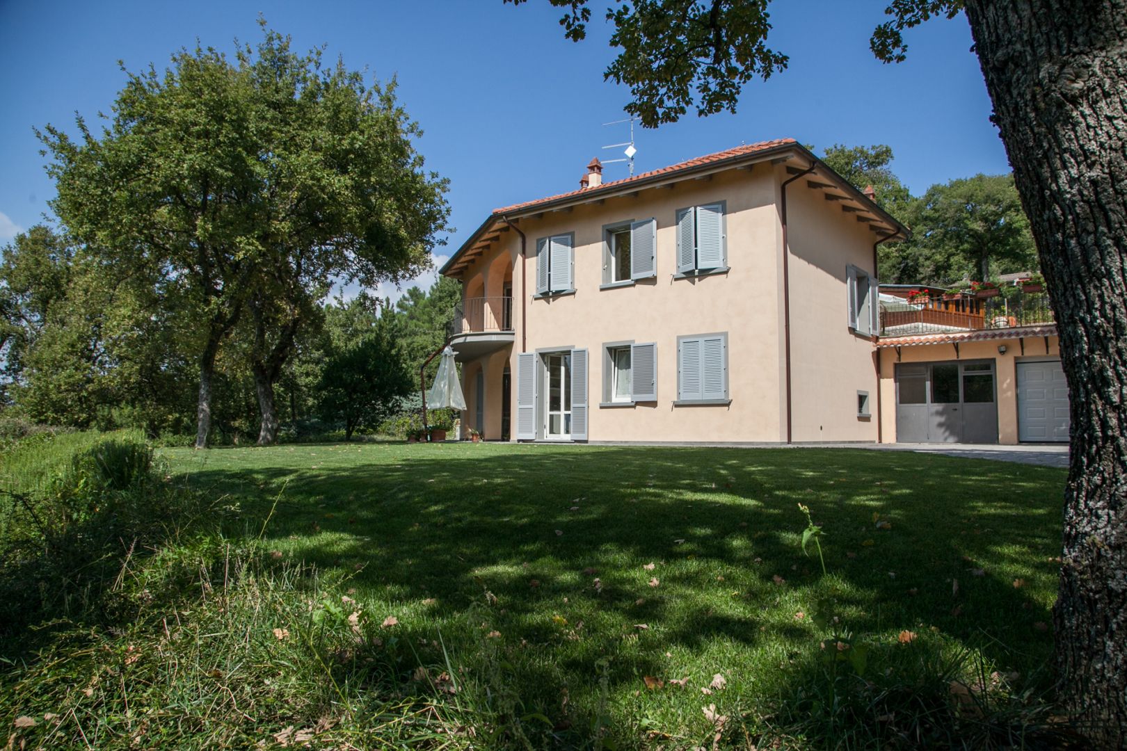 House in Arezzo - view 1