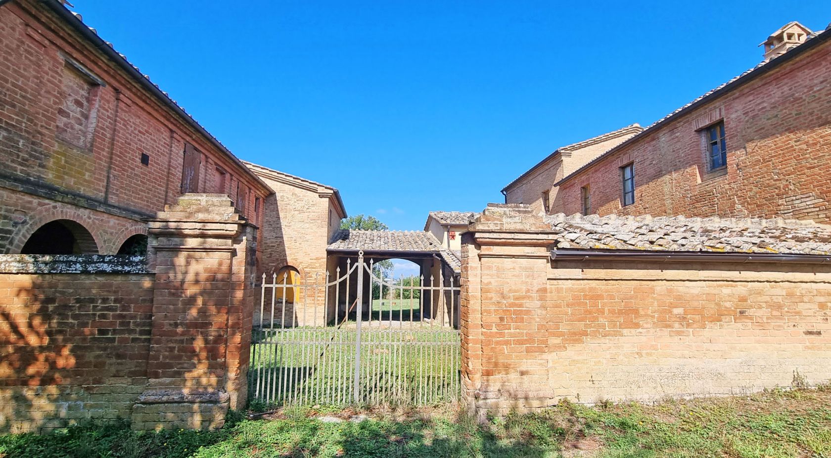 House in Buonconvento - Image 3