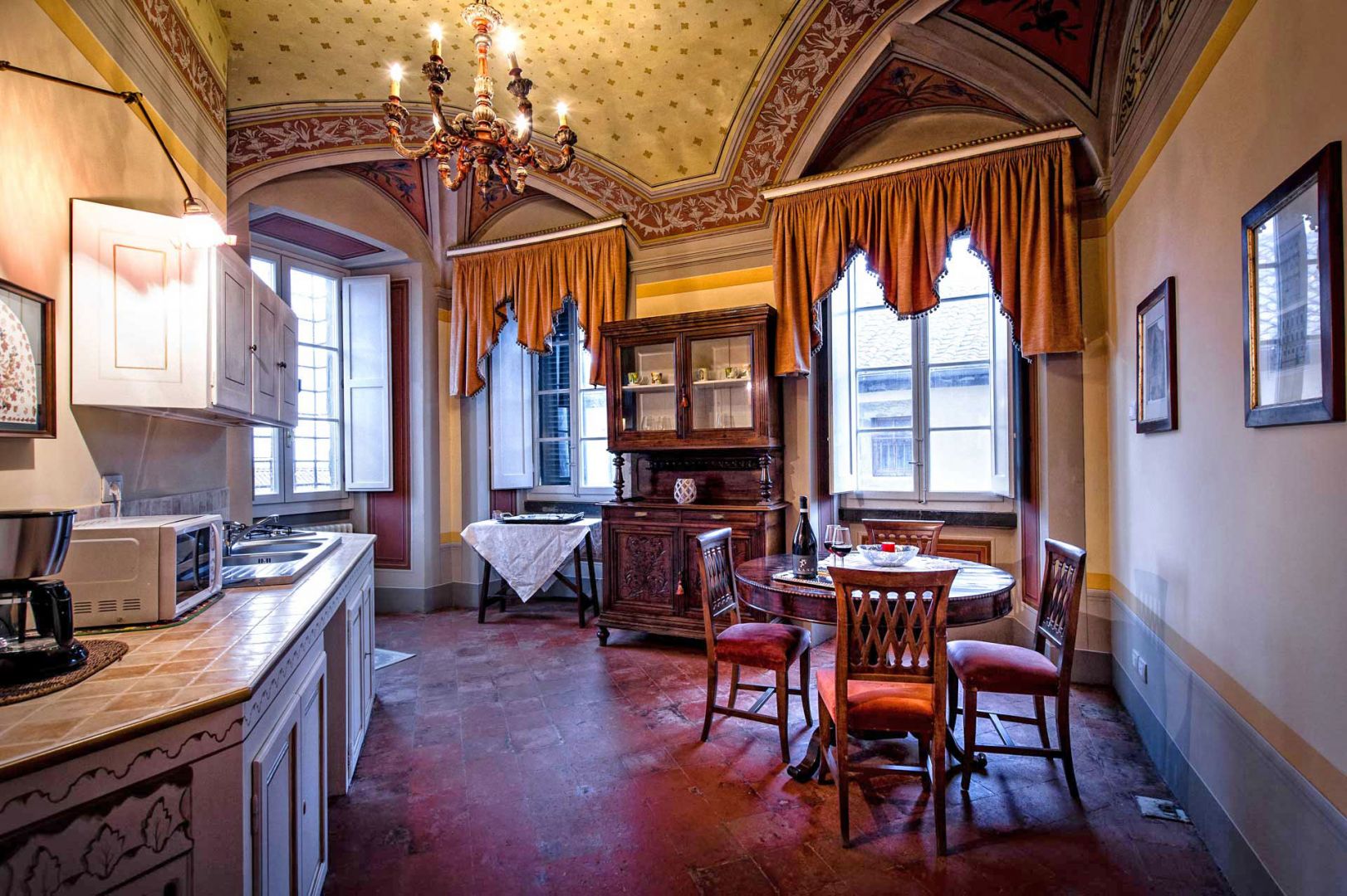 House in Cortona - Image 4