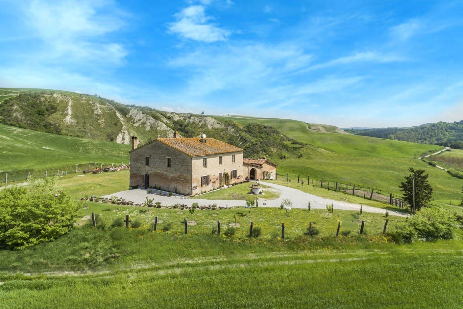 House in Asciano - Image 2