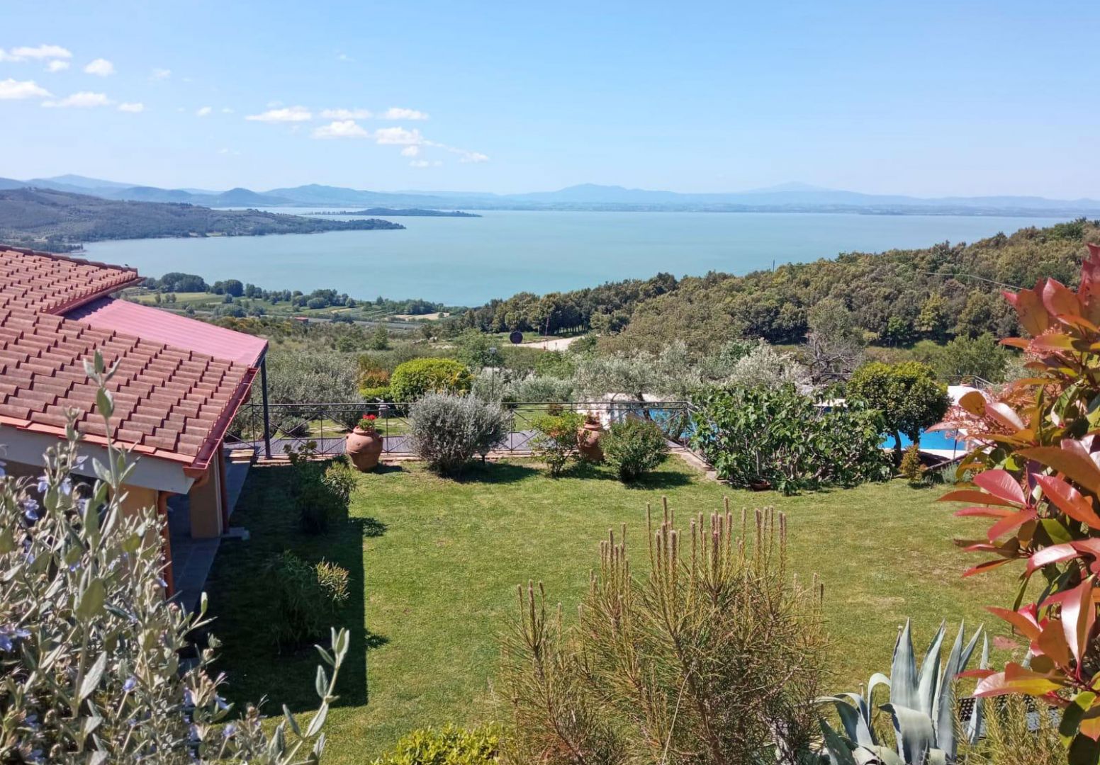 House in Passignano sul Trasimeno - view 1