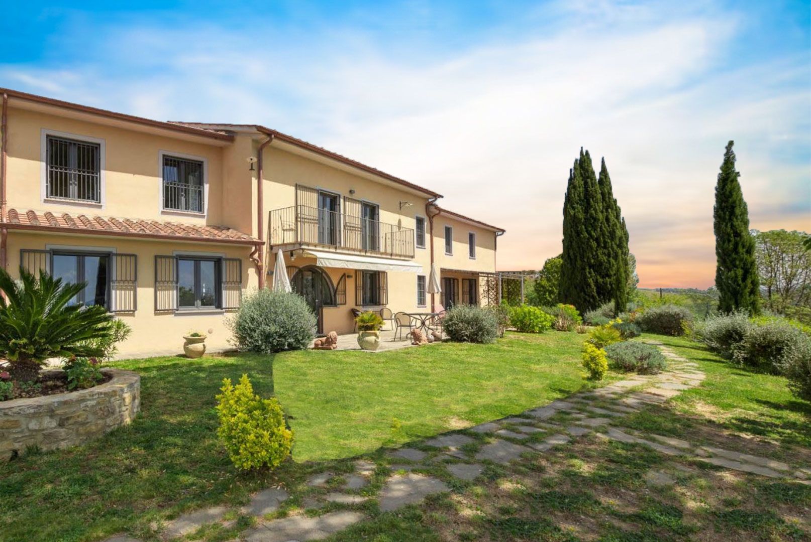 House in Passignano sul Trasimeno - Image 5