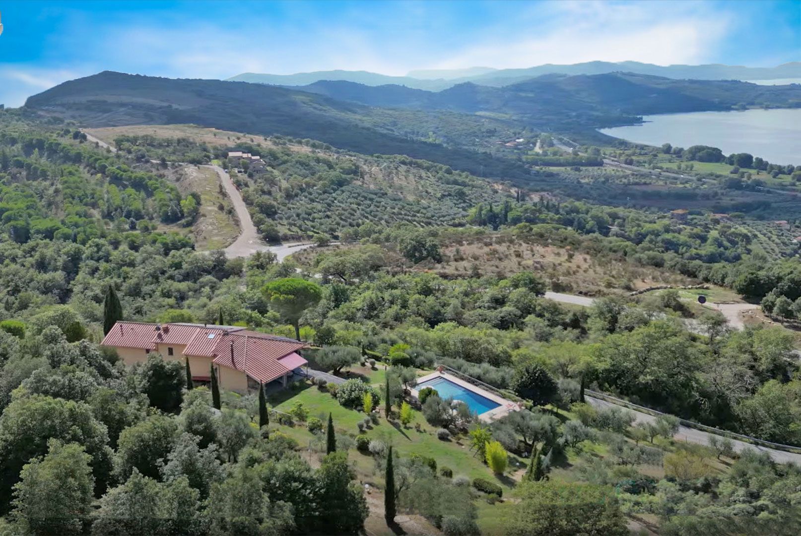 House in Passignano sul Trasimeno - Image 2