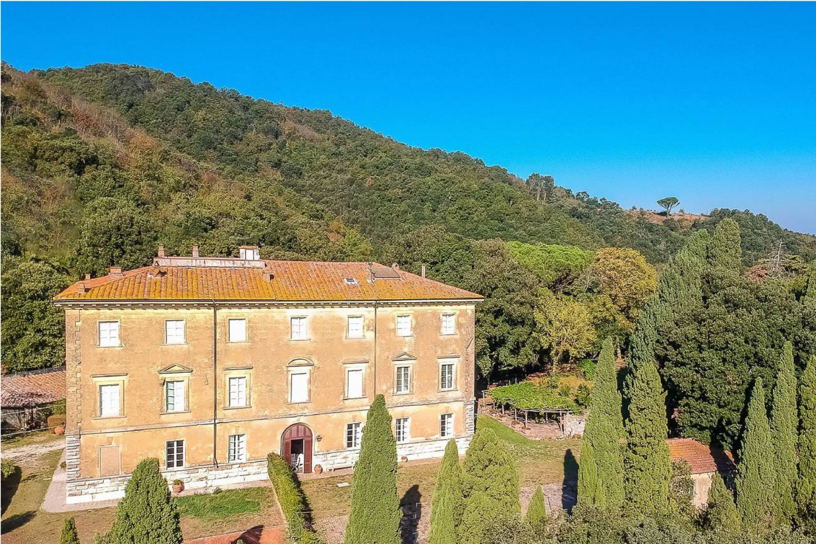 House in Sassetta - view 1