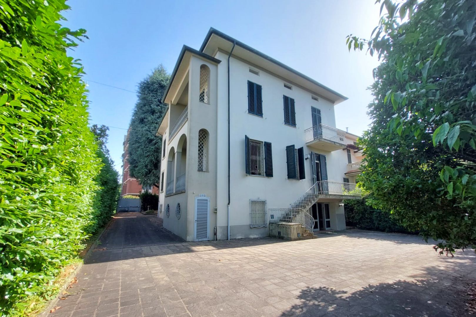 House in Lucca - Image 4