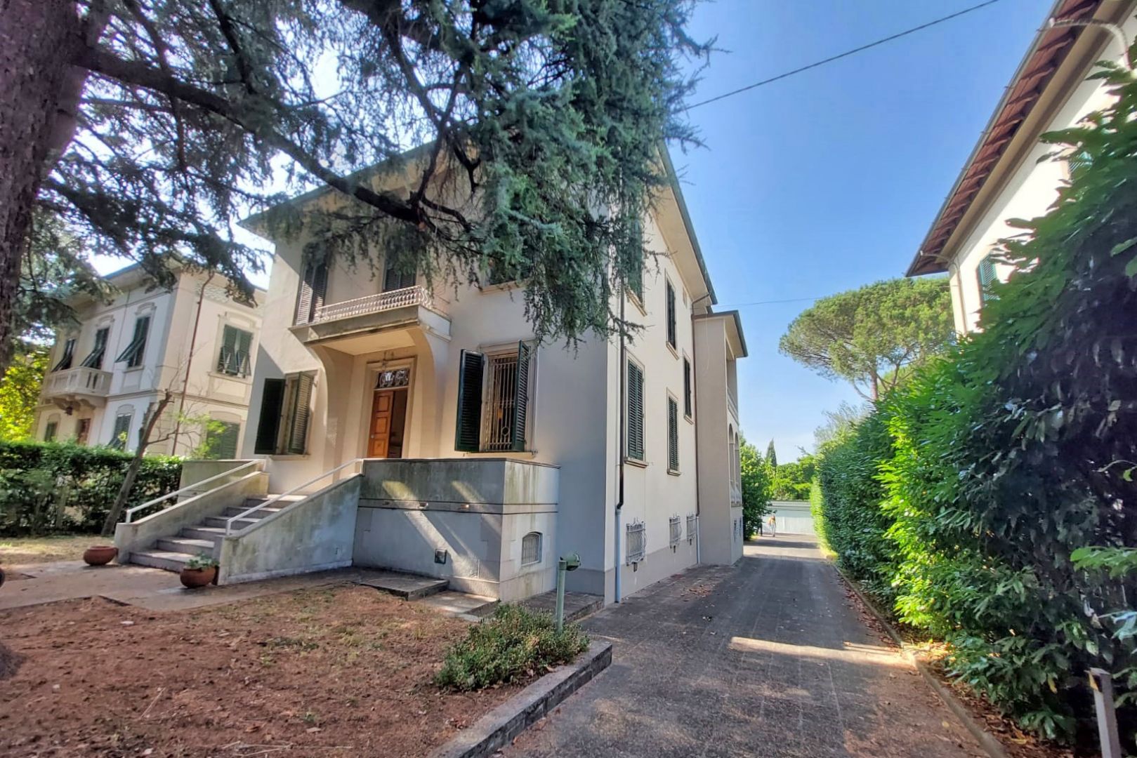 House in Lucca - view 1