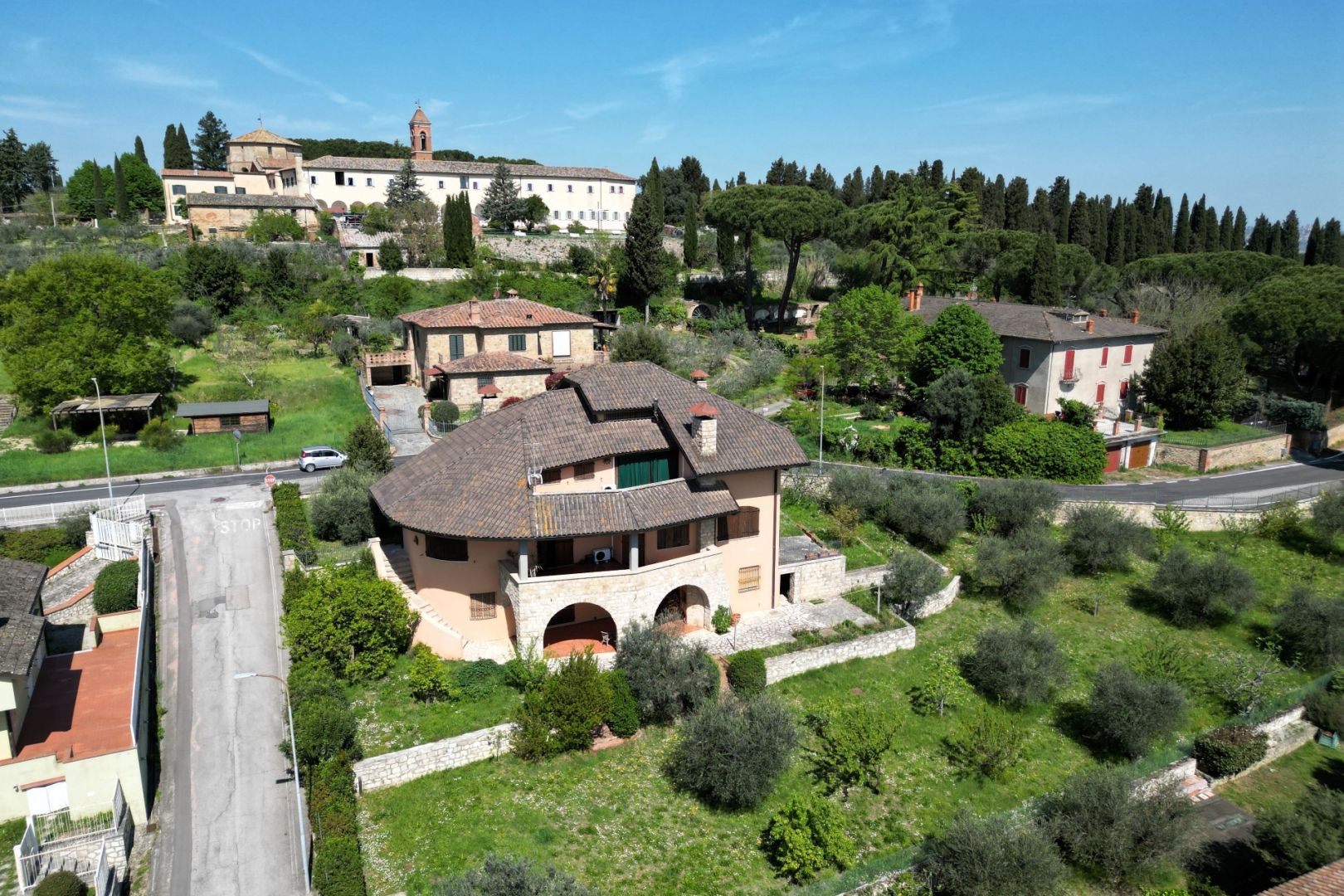 House in Sinalunga - view 1