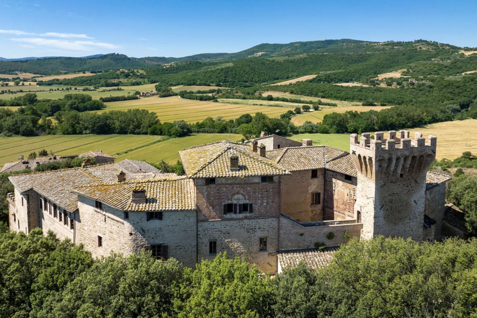 House in Sant'Apollinare - view 1