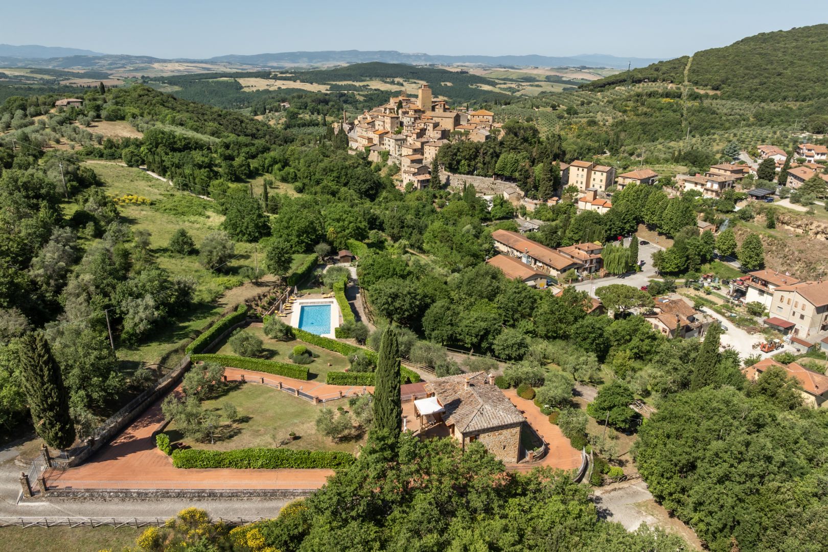 House in Trequanda - view 1