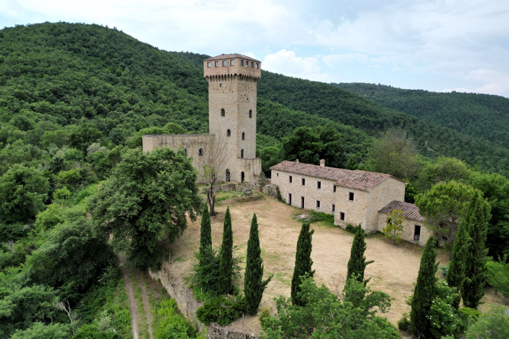 House in Passignano sul Trasimeno - Image 2