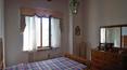Toscana Immobiliare - Das gesamte Haus hat Decken mit Sichtbalken in Kastanienholz