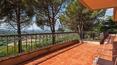Toscana Immobiliare - Villa con piscina panoramica, giardino di 4.000 mq e campo da tennis in vendita in Toscan