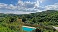 Toscana Immobiliare - Propiedad compuesta por una casa de campo con parque, piscina y vistas panorámicas, un edificio para eventos y 4 ha de terreno