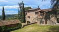 Toscana Immobiliare -  Casale con vista panoramica sul Lago Trasimeno, parco e oliveto in Umbria