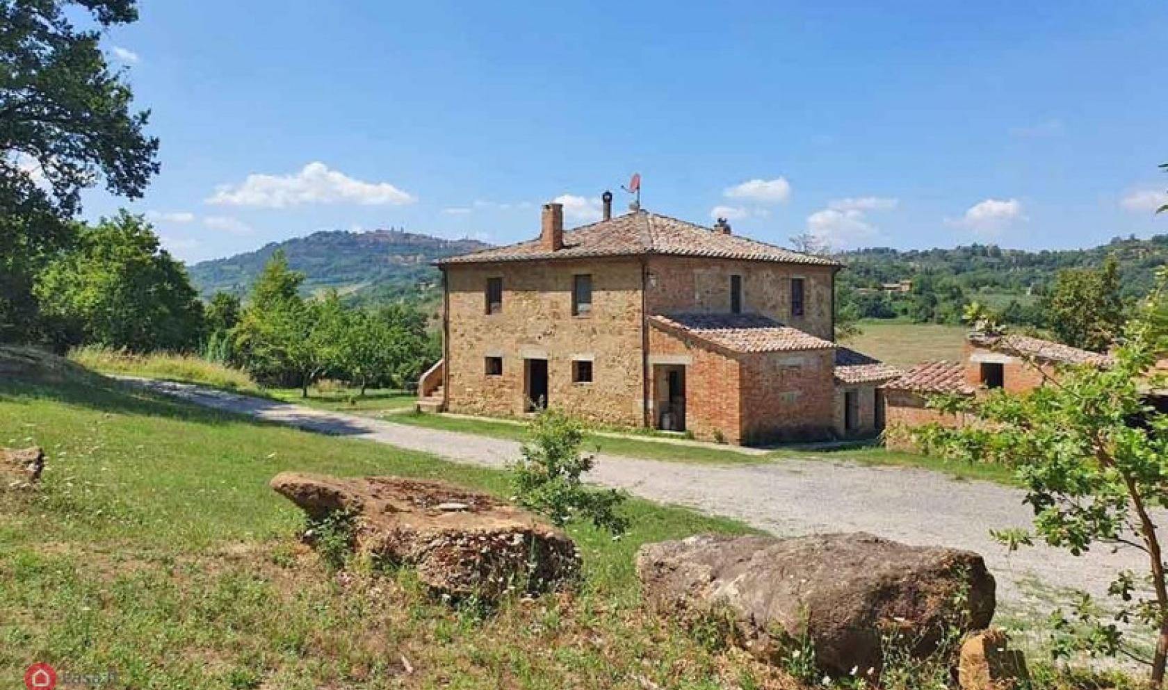 Toscana Immobiliare - Casali tipici toscani in vendita a Montepulciano, Siena