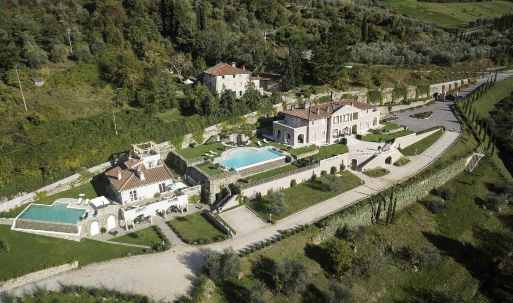 Toscana Immobiliare - Villa con dépendance e due piscine in vendita a Firenze