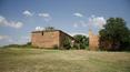 Toscana Immobiliare - On sale ruins of brick farmhouse on hilltop position in the heart of tuscany; in vendita rudere in mattoni con annessi e terreni di proprietà con terreni di proprietà