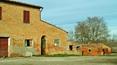 Toscana Immobiliare - Borgo da ristrutturare con terreno in vendita a Siena, Asciano