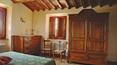 Toscana Immobiliare - Tuscan farmhouse with swimming pool for sale in Cortona