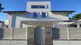 Toscana Immobiliare - modern villa with a garden and parking space