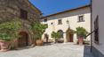 Toscana Immobiliare - splendid hamlet for sale