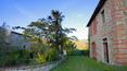 Toscana Immobiliare - Just 3 km from Arezzo, in Tuscany, in panoramic position, farmhouse surrounded by a private park that guarantees absolute privacy.