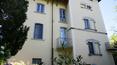 Toscana Immobiliare - typical features of the villa, with three floors above ground, plus a basement and a side turret.