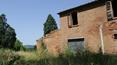 Toscana Immobiliare - The farmhouse was built in 1890, inside it still retains terracotta floors, characteristic vaulted ceilings and rafters.