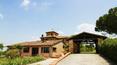 Toscana Immobiliare - large porch of the tuscan property for sale in Valdiciana