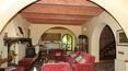 Toscana Immobiliare - The house is completely made of stone and bricks and, in the inner spaces, it features rustic cotto floors on the ground floor, modern parquet floors
