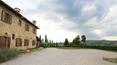 Toscana Immobiliare - panoramic view of the village of Lucignano