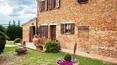 Toscana Immobiliare - The property is bedecked by a completely fenced garden