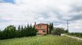 Toscana Immobiliare - The house is set in hillside position