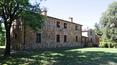 Toscana Immobiliare -  Large garden of the farmhouse for sale in tuscany, Siena
