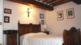 Toscana Immobiliare - Luxury  bedroom of the country house for sale in tuscany, Siena