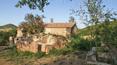 Toscana Immobiliare - Antico casale da restaurare con vista su Montepulciano