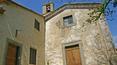 Toscana Immobiliare - Borgo Toscano con chiesa restaurato in vendita