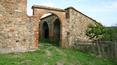 Toscana Immobiliare - The structure is solid, the exterior to be restored minimally