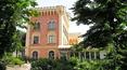 Toscana Immobiliare - A fabolus scenario, surrounded by lush nature between Lakes and Mountains.Lesa, a beautiful town on the Lake Maggiore, just a few minutes from Stresa and the Borromean Islands, has kept its charm unchanged over time