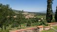 Toscana Immobiliare - The panorama extends far as the eye on Valdichiana and Valdambra. 
