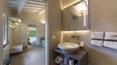 Toscana Immobiliare - bathroom of the  Bed and breakfast vendita Arezzo