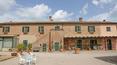 Toscana Immobiliare - Villa di lusso con piscina, campo da tennis, dèpendance, 9 camere da letto