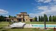 Toscana Immobiliare - Prestigious villa for sale on Lake Trasimeno, on the border between Tuscany and Umbria