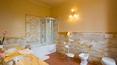 Toscana Immobiliare - Holidays in Tuscany. Rooms for rent in villa with pool