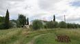 Toscana Immobiliare - vendesi a Cortona casa con annessi e 3 ettari di terreno seminativo.