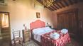 Toscana Immobiliare - Perfectly restored stone villa with swimming pool and large garden just 3 km from Cortona, an ancient Etruscan town. It is a typically Tuscan stone farmhouse, with characteristic terracotta floors and ancient exposed wooden beams, overlooking the Valdichi