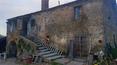 Toscana Immobiliare - Casa colonica in vendita con vista sul borgo di Civita di Bagnoregio