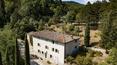 Toscana Immobiliare - Vendita Casa colonica a Montevarchi. Casale panoramico con giardino e piscina in vendita a Montevarchi